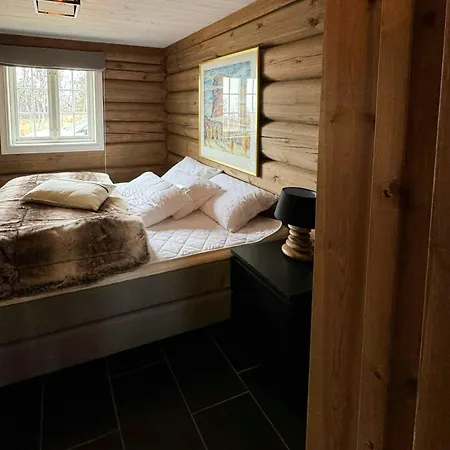 Timber With Views Over Golsfjellet Ferienhaus Gol