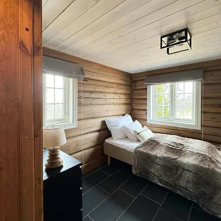Ferienhaus Timber With Views Over Golsfjellet