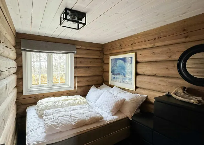 Feriehus Timber With Views Over Golsfjellet Gol